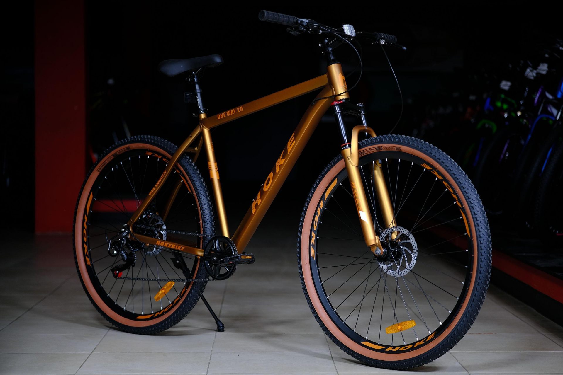 Обод 29 ALLOY двойной усиленный высокий, втулки алюминиевые на промподшипниках
 HOKE ONE WAY 29 матовый коричневый-золотой 19